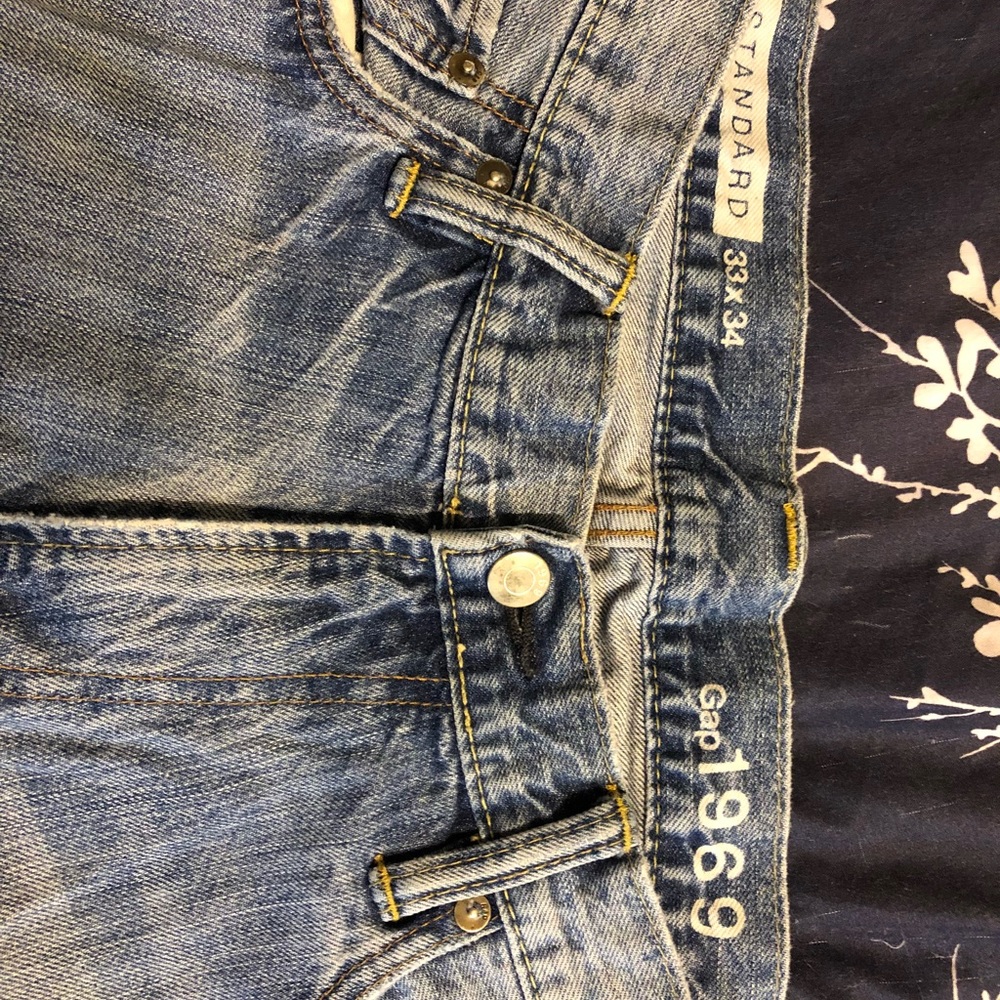 Gap 1969 33x34 men’s distressed jeans